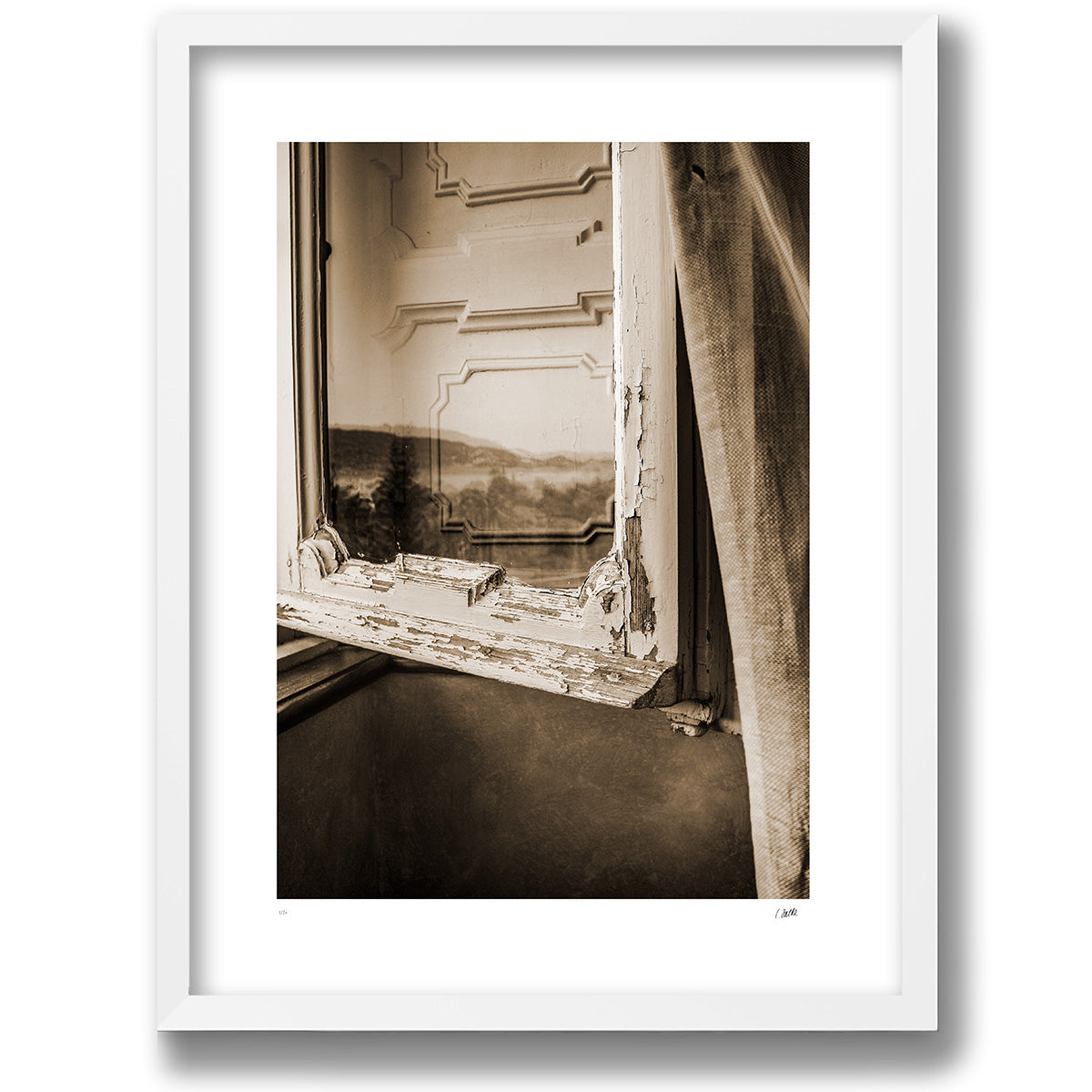 Quiet Interior i vit galleriram